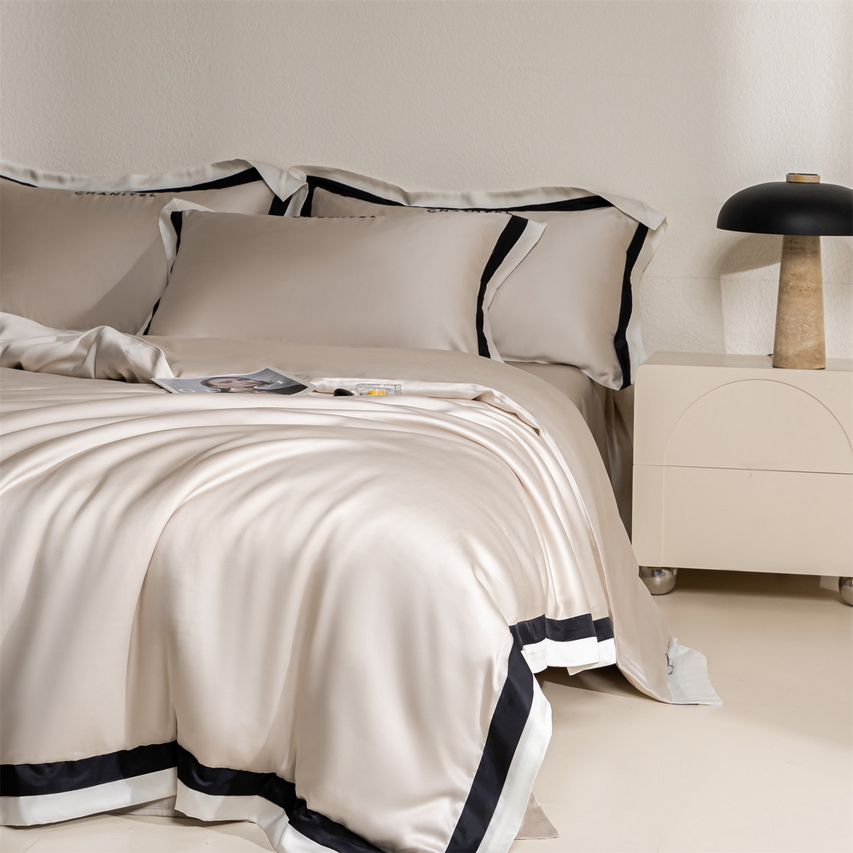 91家纺网 家纺一手货源 找家纺 DC 2026新款天丝刺绣宽边双色边四件套--露娜系列 露娜-米褐色