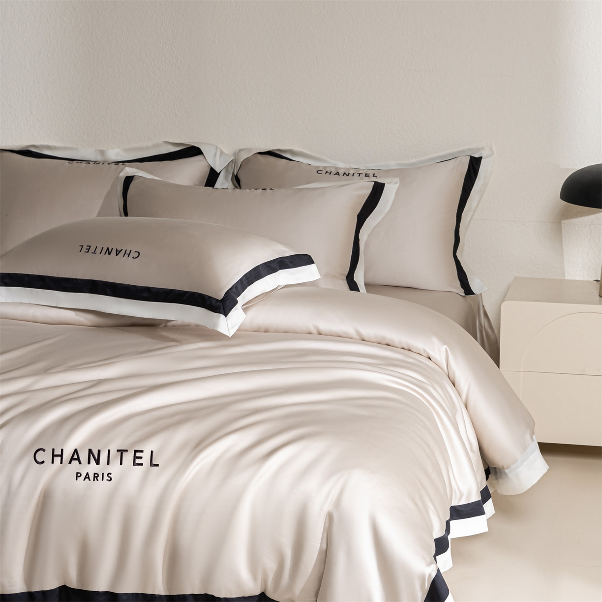 91家纺网 家纺一手货源 找家纺 DC 2026新款天丝刺绣宽边双色边四件套--露娜系列 露娜-米褐色