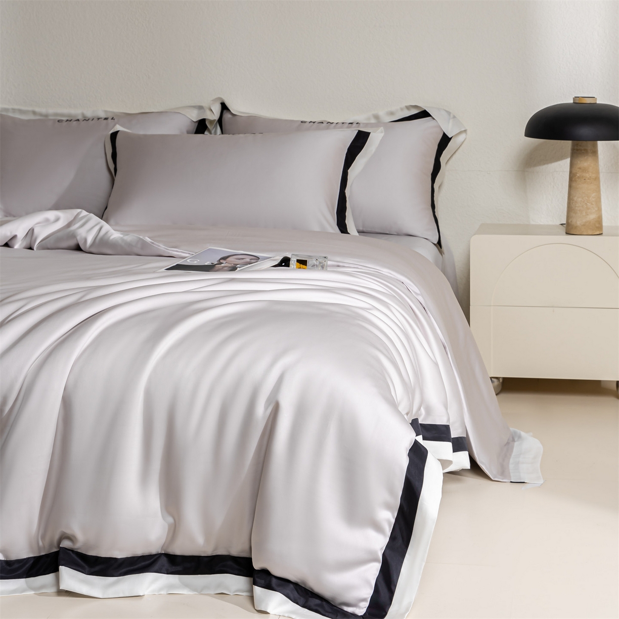 91家纺网 家纺一手货源 找家纺 DC 2026新款天丝刺绣宽边双色边四件套--露娜系列 露娜-流沙灰