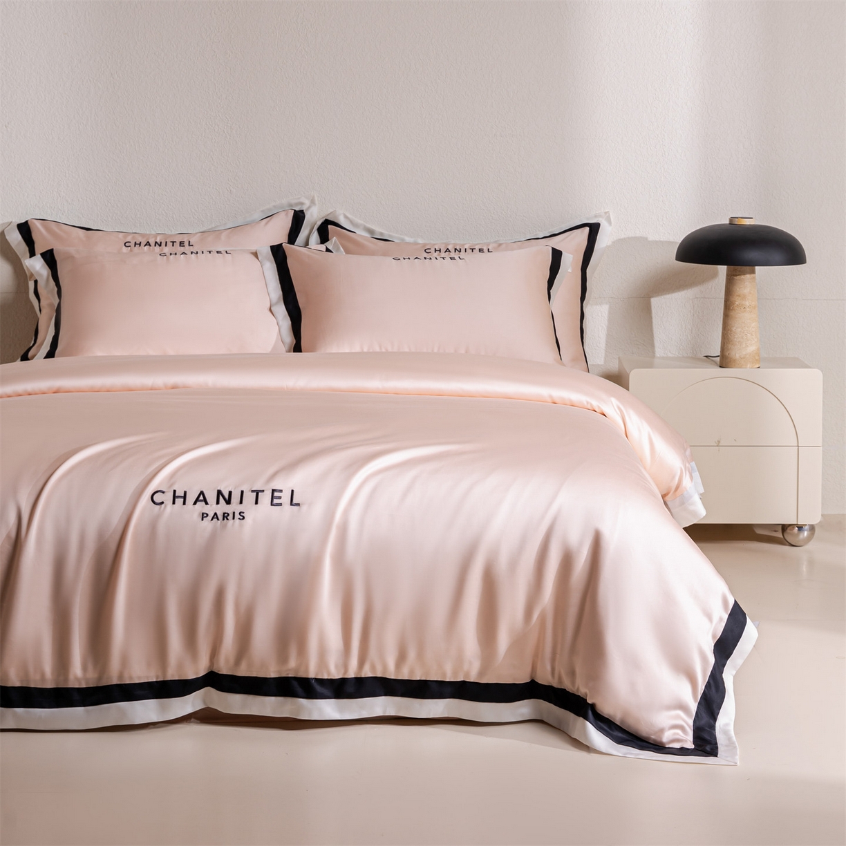 91家纺网 家纺一手货源 找家纺 DC 2026新款天丝刺绣宽边双色边四件套--露娜系列 露娜-冰雾粉