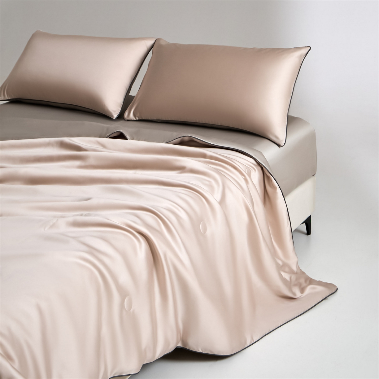 91家纺网 家纺一手货源 找家纺 无界 2026新款天丝夏被-麻绳双拼-温妮 温妮 浅茶+冰川灰