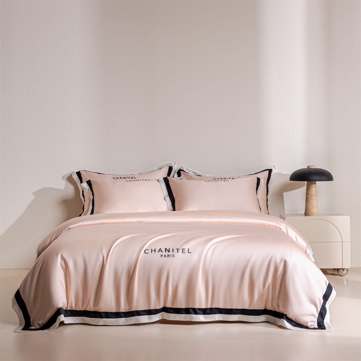 91家纺网 家纺一手货源 找家纺 DC 2026新款天丝刺绣宽边双色边四件套--露娜系列 露娜-冰雾粉