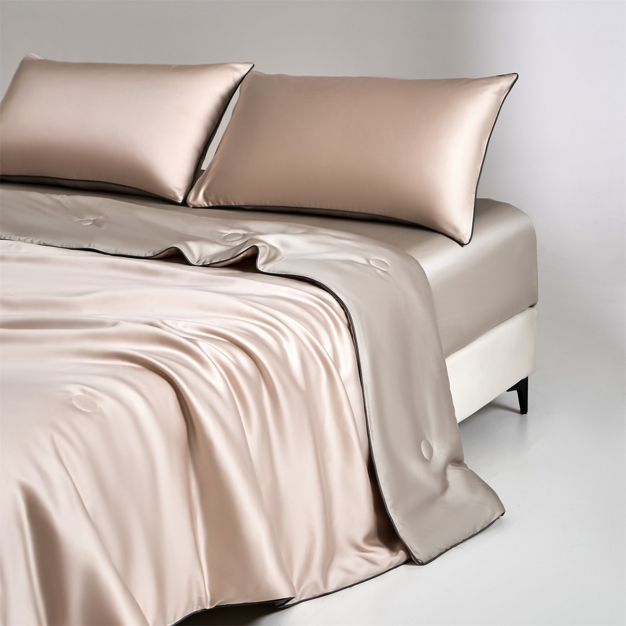 91家纺网 家纺一手货源 找家纺 无界 2026新款天丝夏被-麻绳双拼-温妮 温妮 浅茶+冰川灰