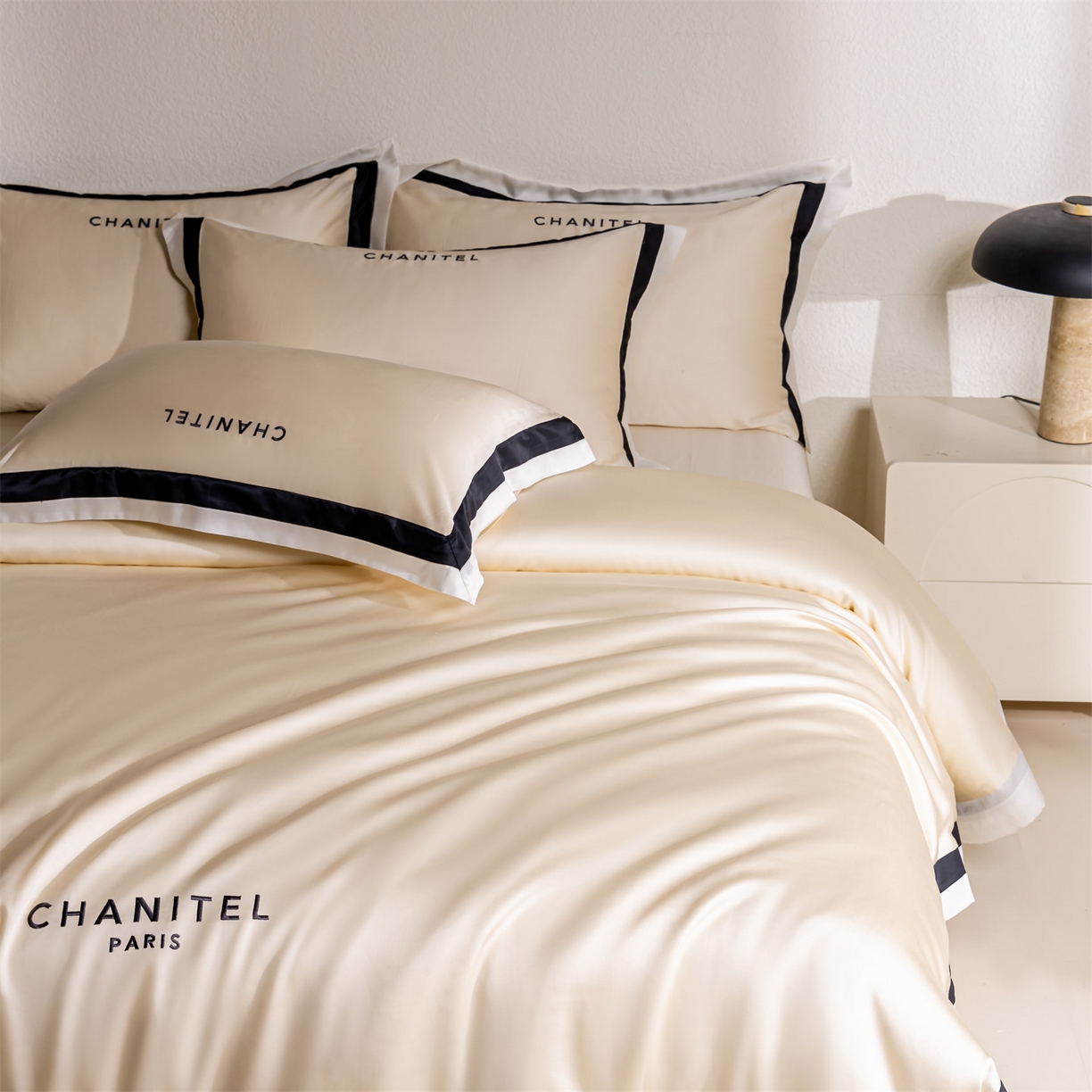 91家纺网 家纺一手货源 找家纺 DC 2026新款天丝刺绣宽边双色边四件套--露娜系列 露娜-浅茶