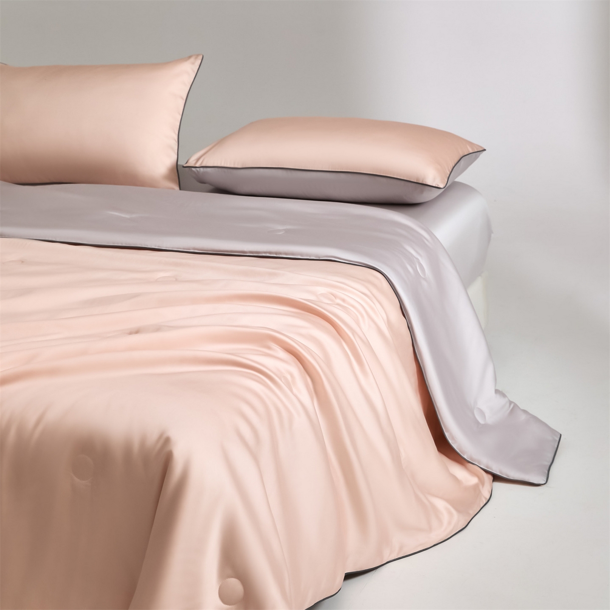 91家纺网 家纺一手货源 找家纺 无界 2026新款天丝夏被-麻绳双拼-温妮 温妮 半熟蜜桃+流沙灰