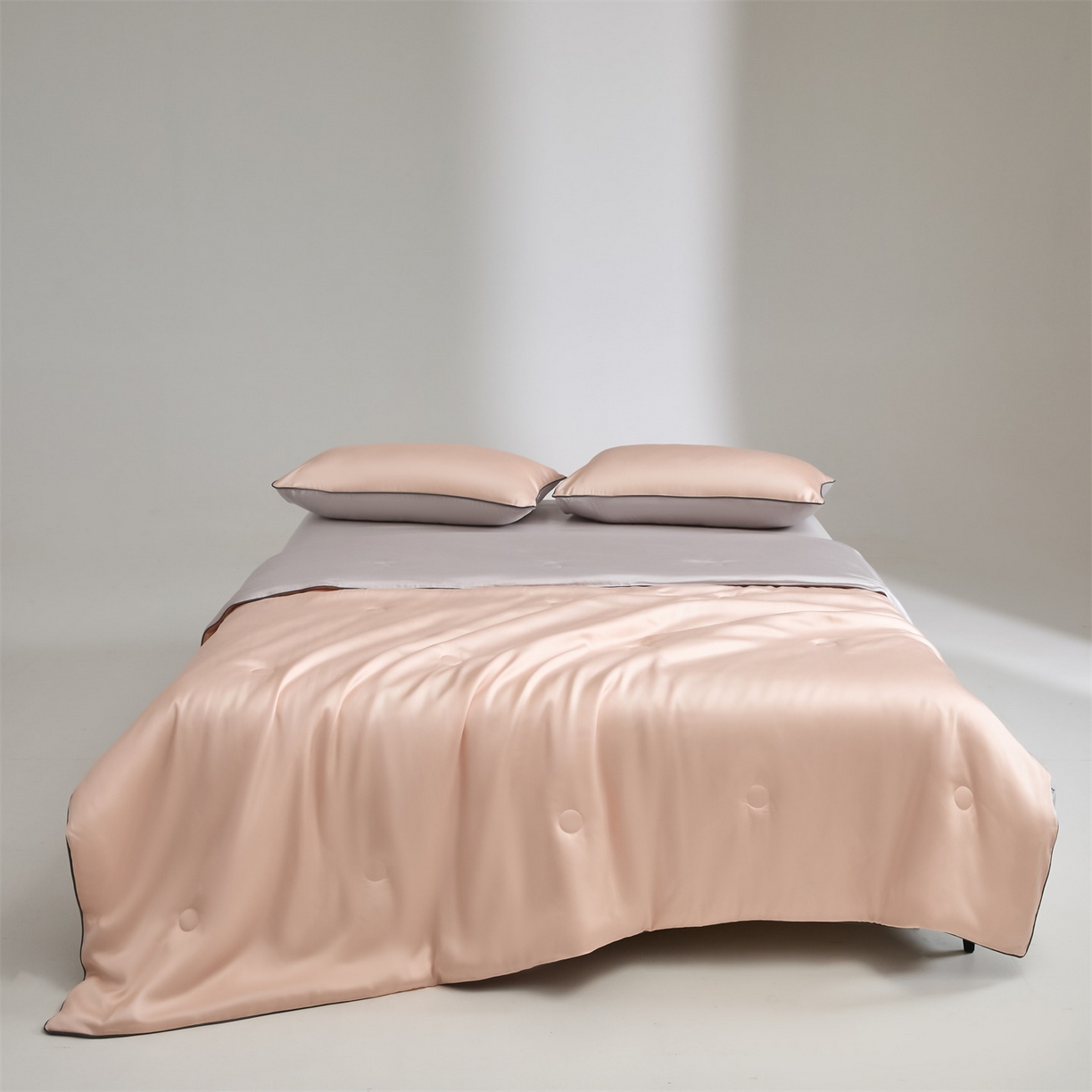 91家纺网 家纺一手货源 找家纺 无界 2026新款天丝夏被-麻绳双拼-温妮 温妮 半熟蜜桃+流沙灰