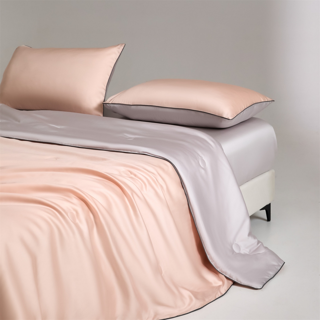 91家纺网 家纺一手货源 找家纺 无界 2026新款天丝夏被-麻绳双拼-温妮 温妮 半熟蜜桃+流沙灰