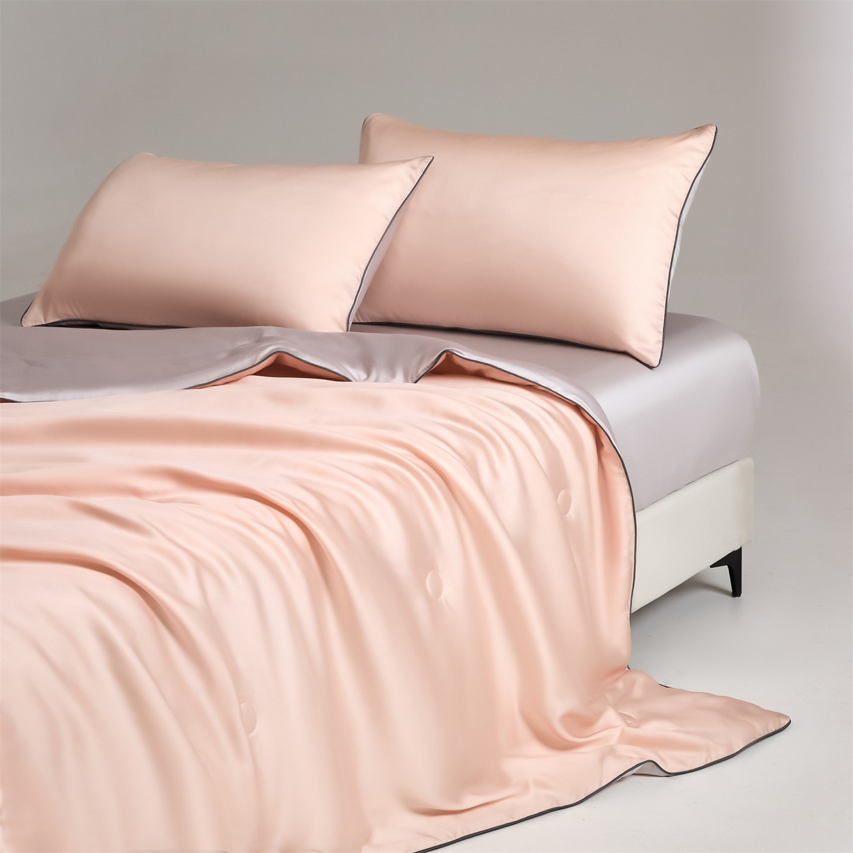 91家纺网 家纺一手货源 找家纺 无界 2026新款天丝夏被-麻绳双拼-温妮 温妮 半熟蜜桃+流沙灰