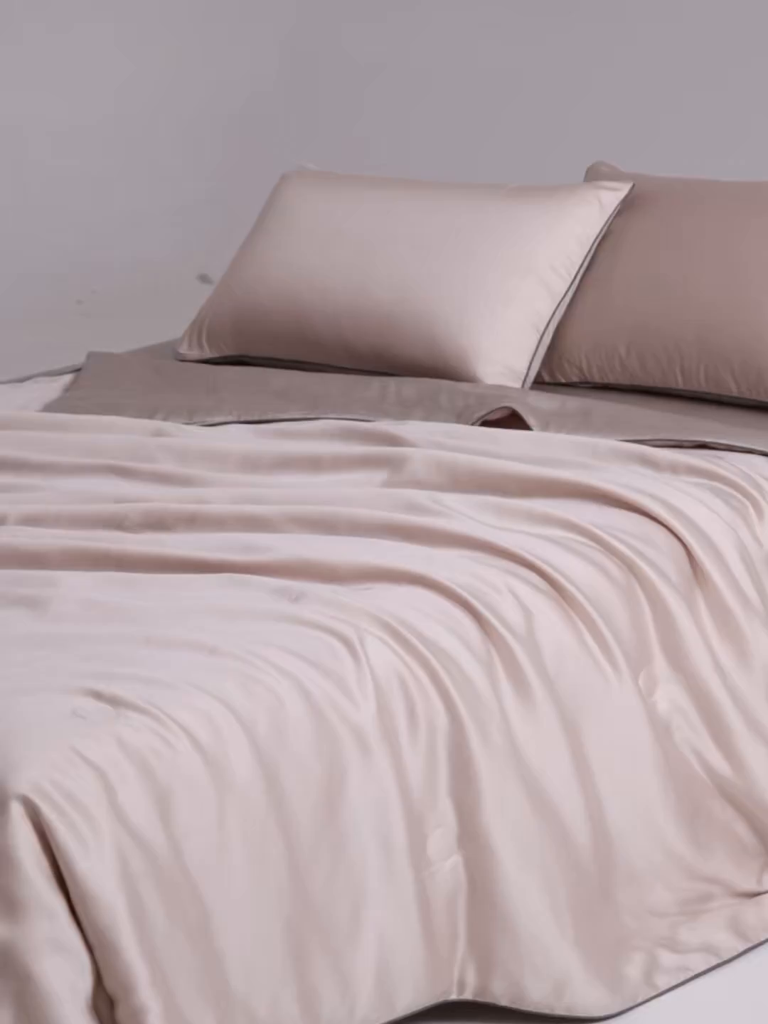 91家纺网 家纺一手货源 找家纺 无界 2026新款天丝夏被-麻绳双拼-温妮 温妮 半熟蜜桃+流沙灰