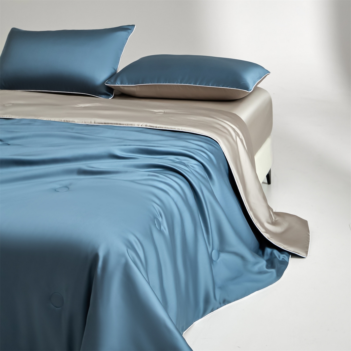 91家纺网 家纺一手货源 找家纺 无界 2026新款天丝夏被-麻绳双拼-温妮 温妮 梵高蓝+椰子灰