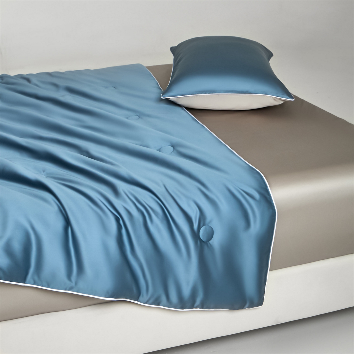 91家纺网 家纺一手货源 找家纺 无界 2026新款天丝夏被-麻绳双拼-温妮 温妮 梵高蓝+椰子灰