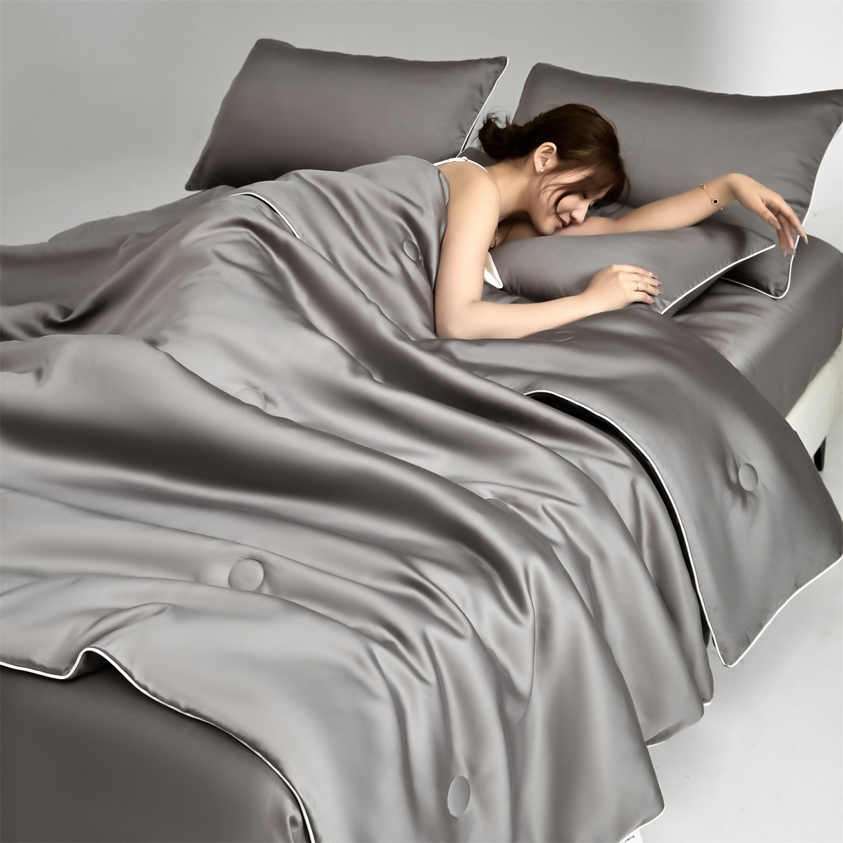 91家纺网 家纺一手货源 找家纺 无界 2026新款天丝夏被-麻绳双拼-温妮 温妮 经典灰