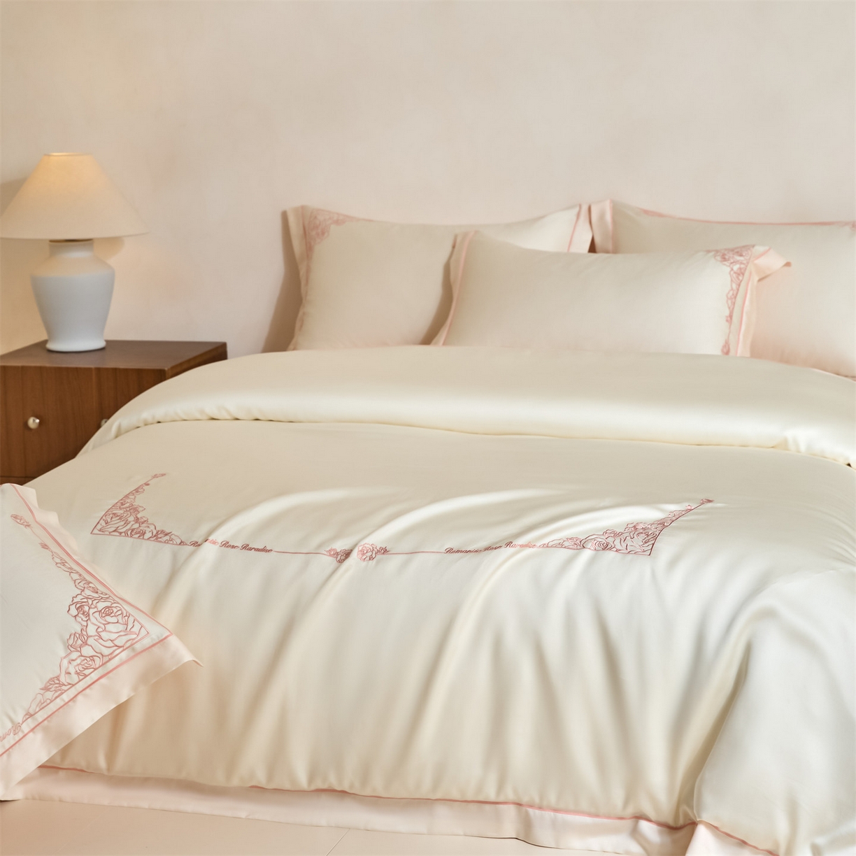 91家纺网 家纺一手货源 找家纺 （总）DC 2026新款天丝刺绣简欧玫瑰框四件套--晚柠系列