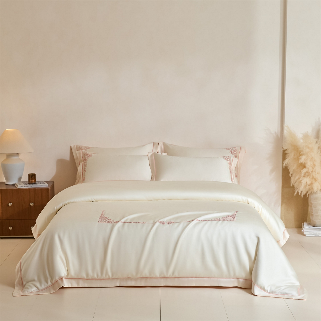 91家纺网 家纺一手货源 找家纺 （总）DC 2026新款天丝刺绣简欧玫瑰框四件套--晚柠系列