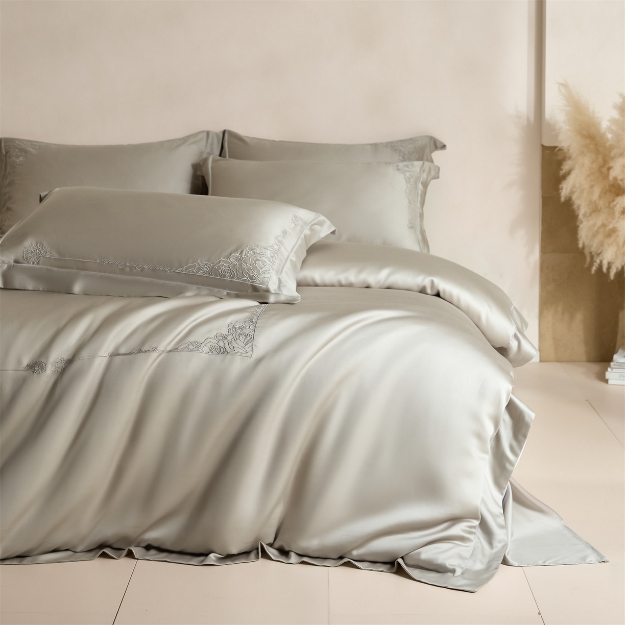 91家纺网 家纺一手货源 找家纺 DC 2026新款天丝刺绣简欧玫瑰框四件套--晚柠系列 晚柠-冰川灰