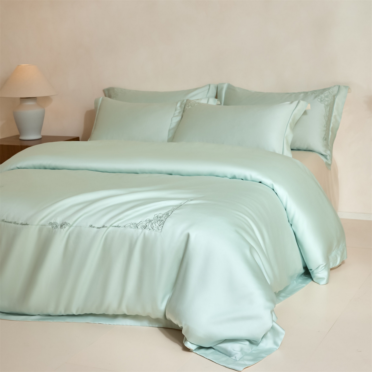 91家纺网 家纺一手货源 找家纺 DC 2026新款天丝刺绣简欧玫瑰框四件套--晚柠系列 晚柠-冰川蓝-元气白桃