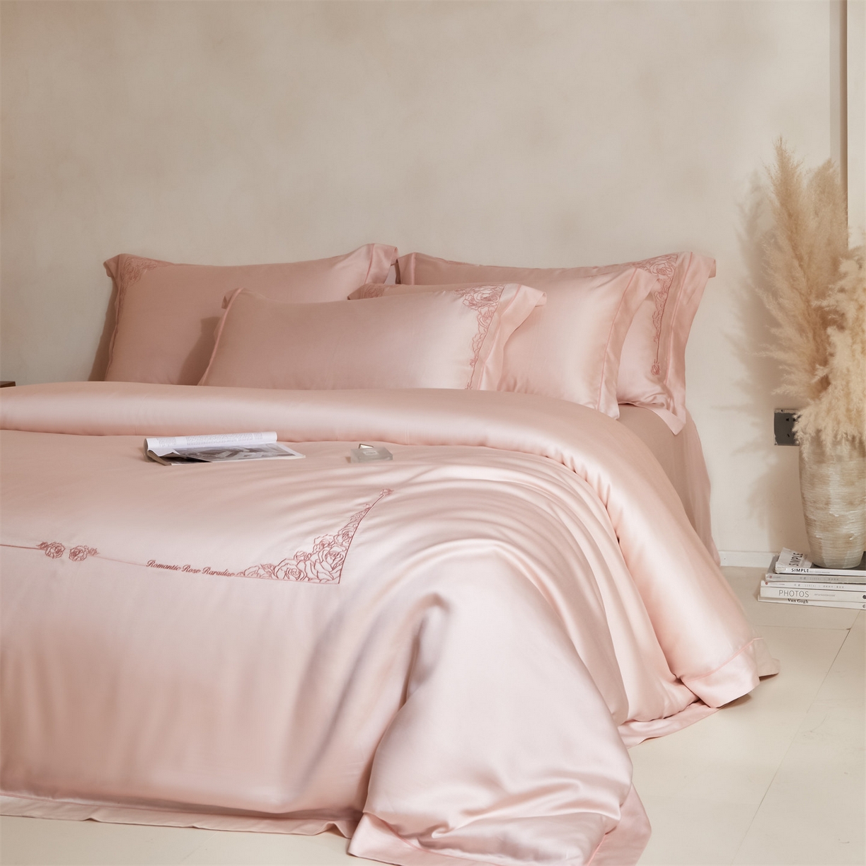 91家纺网 家纺一手货源 找家纺 DC 2026新款天丝刺绣简欧玫瑰框四件套--晚柠系列 晚柠-冰雾粉