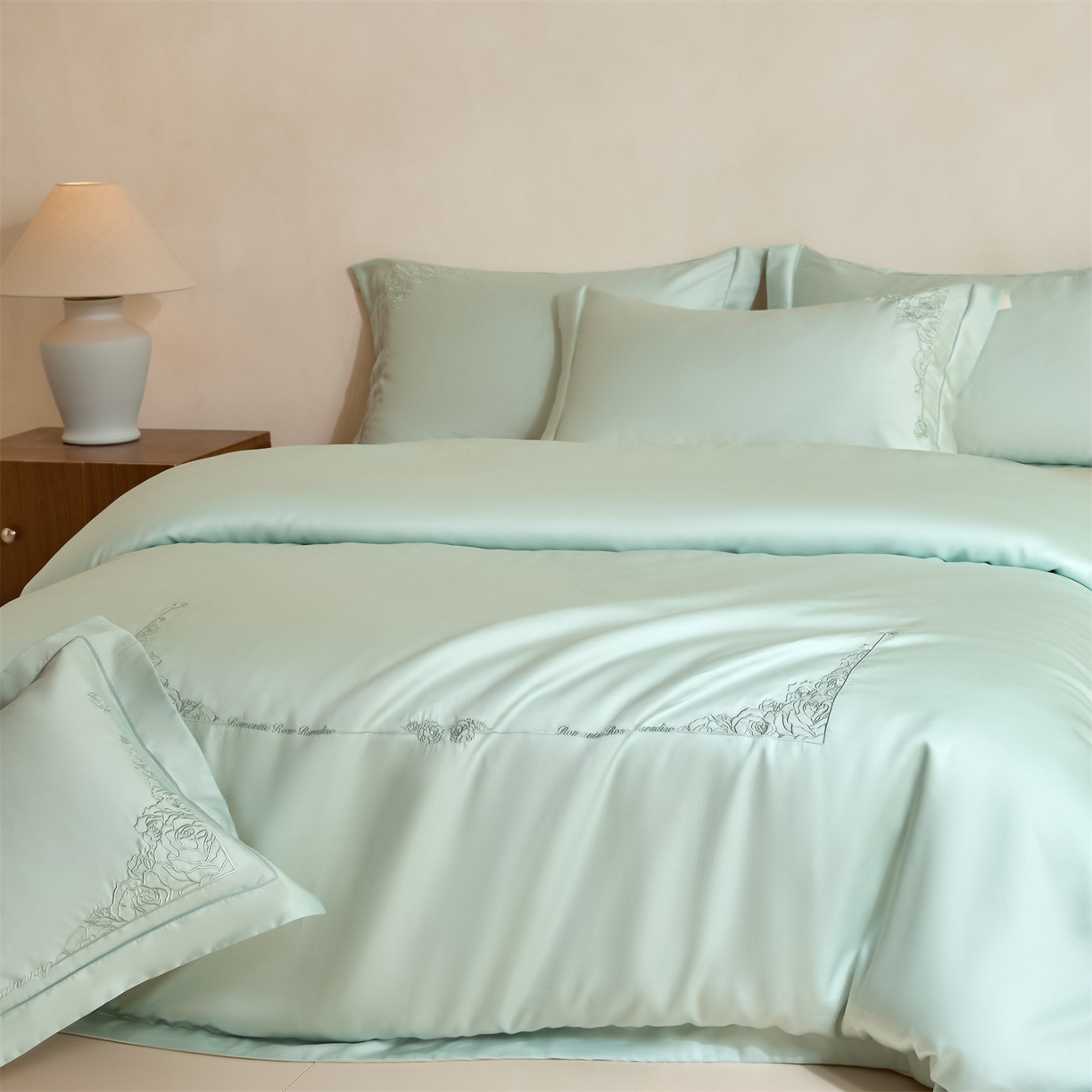 91家纺网 家纺一手货源 找家纺 DC 2026新款天丝刺绣简欧玫瑰框四件套--晚柠系列 晚柠-冰川蓝-元气白桃