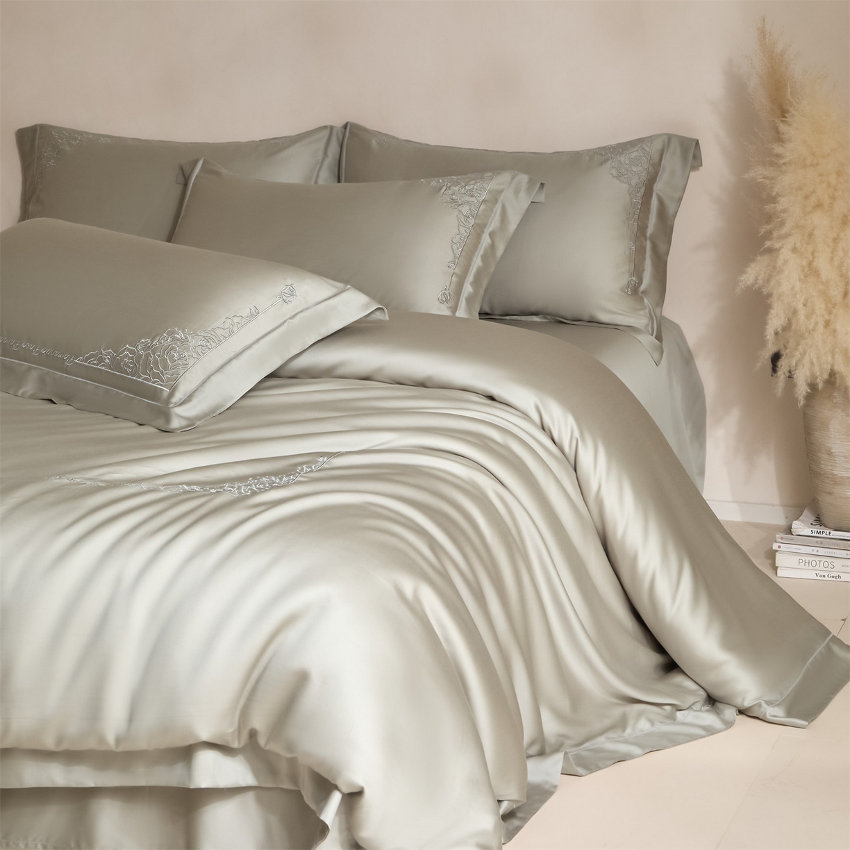 91家纺网 家纺一手货源 找家纺 DC 2026新款天丝刺绣简欧玫瑰框四件套--晚柠系列 晚柠-冰川灰