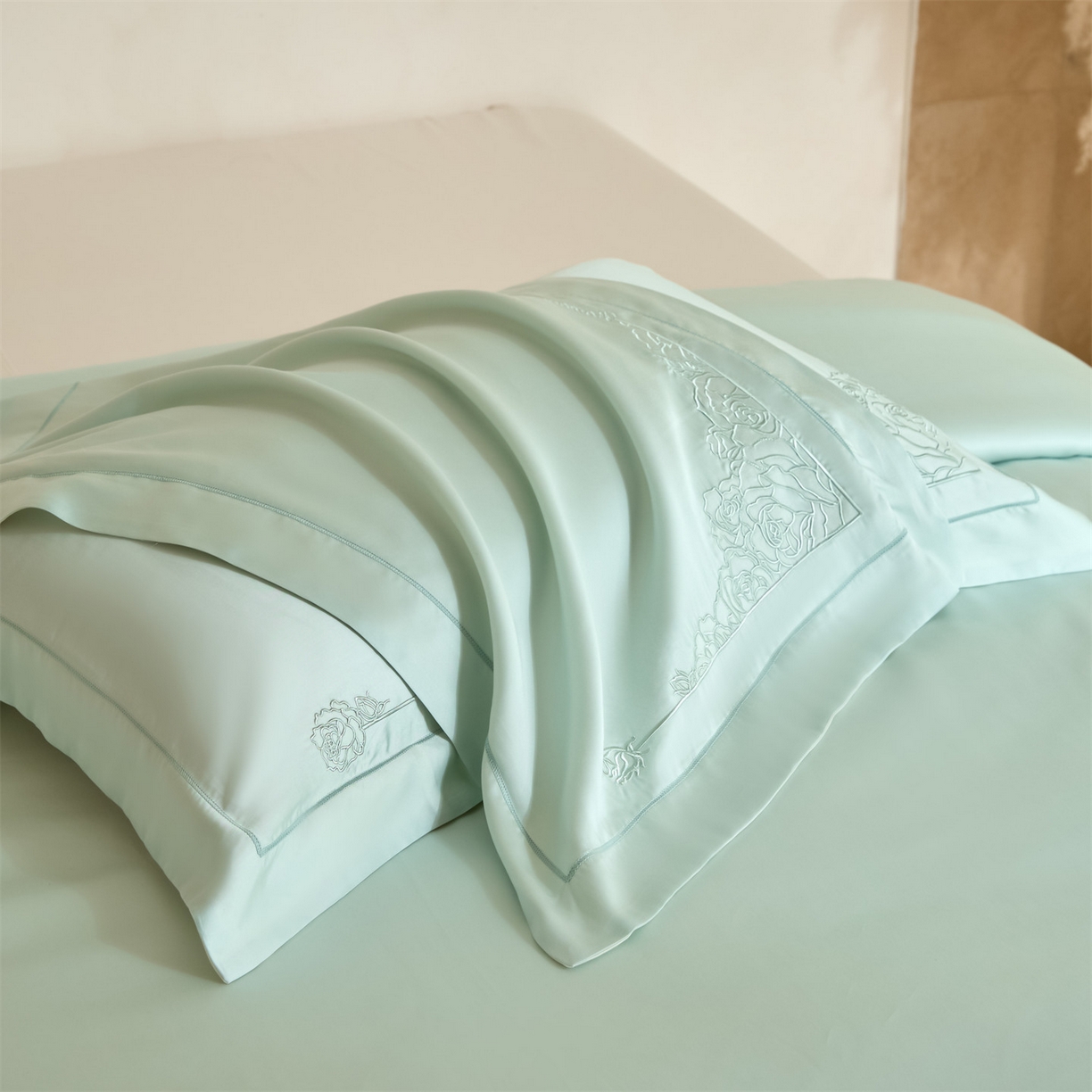 91家纺网 家纺一手货源 找家纺 DC 2026新款天丝刺绣简欧玫瑰框四件套--晚柠系列 晚柠-冰川蓝-元气白桃