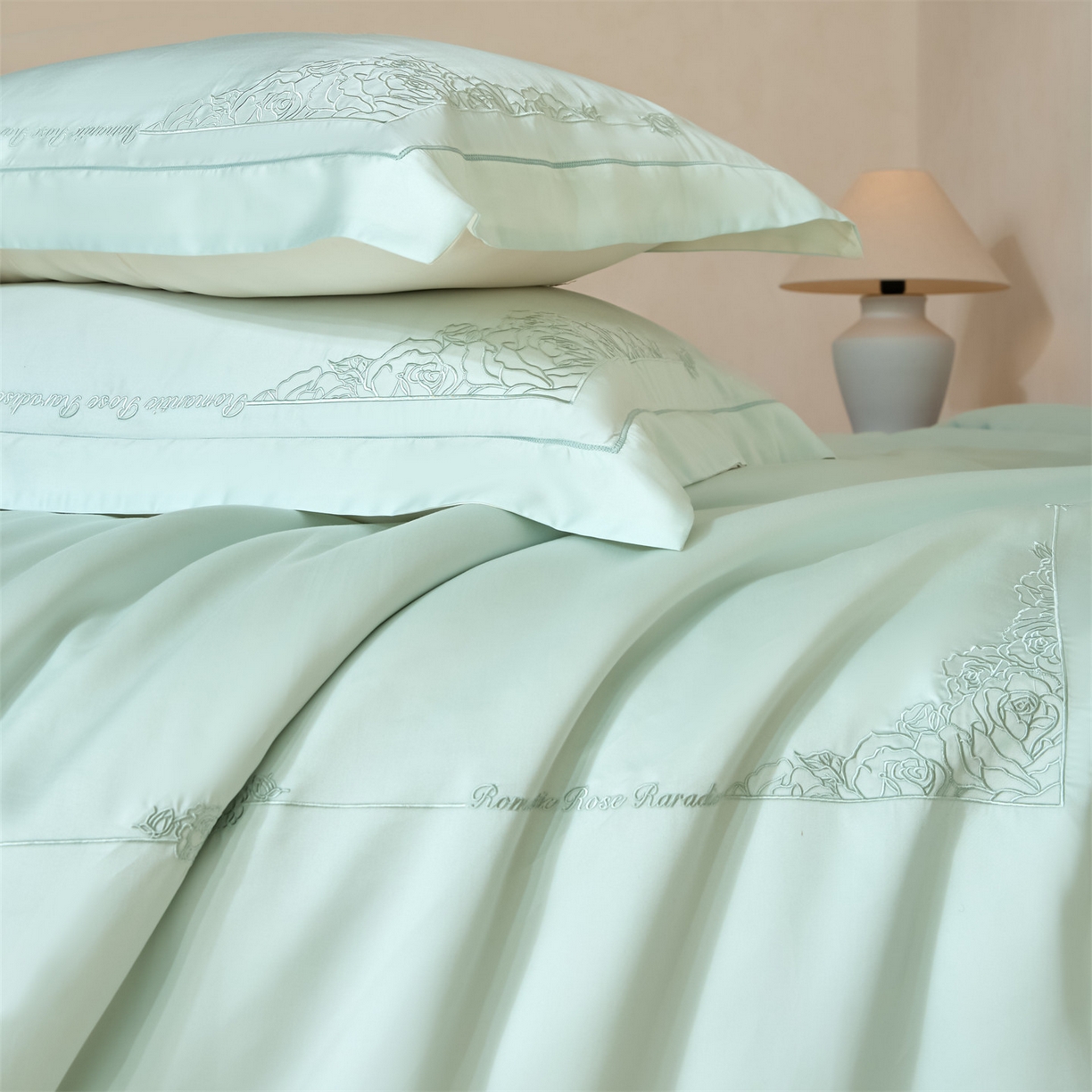 91家纺网 家纺一手货源 找家纺 DC 2026新款天丝刺绣简欧玫瑰框四件套--晚柠系列 晚柠-冰川蓝-元气白桃