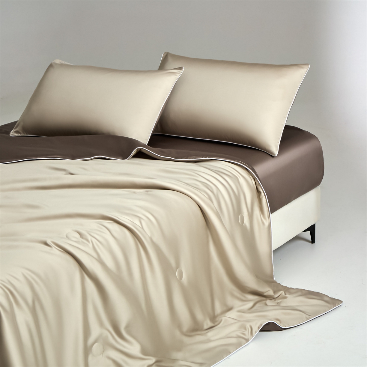 91家纺网 家纺一手货源 找家纺 无界 2026新款天丝夏被-麻绳双拼-温妮 温妮 米褐色+太空灰