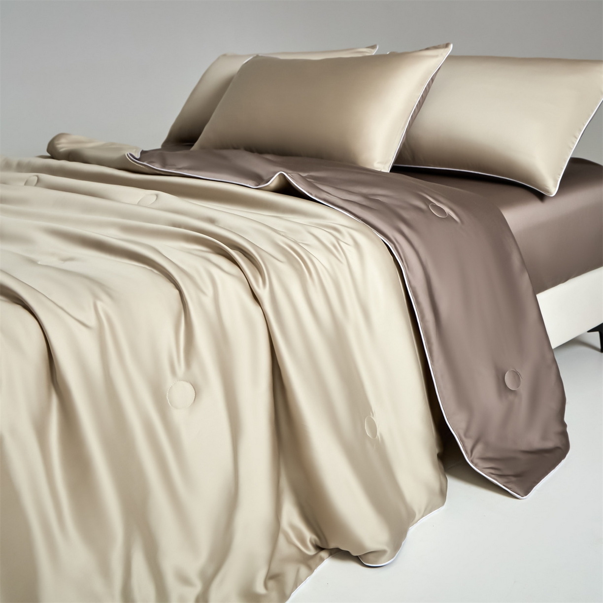 91家纺网 家纺一手货源 找家纺 无界 2026新款天丝夏被-麻绳双拼-温妮 温妮 米褐色+太空灰