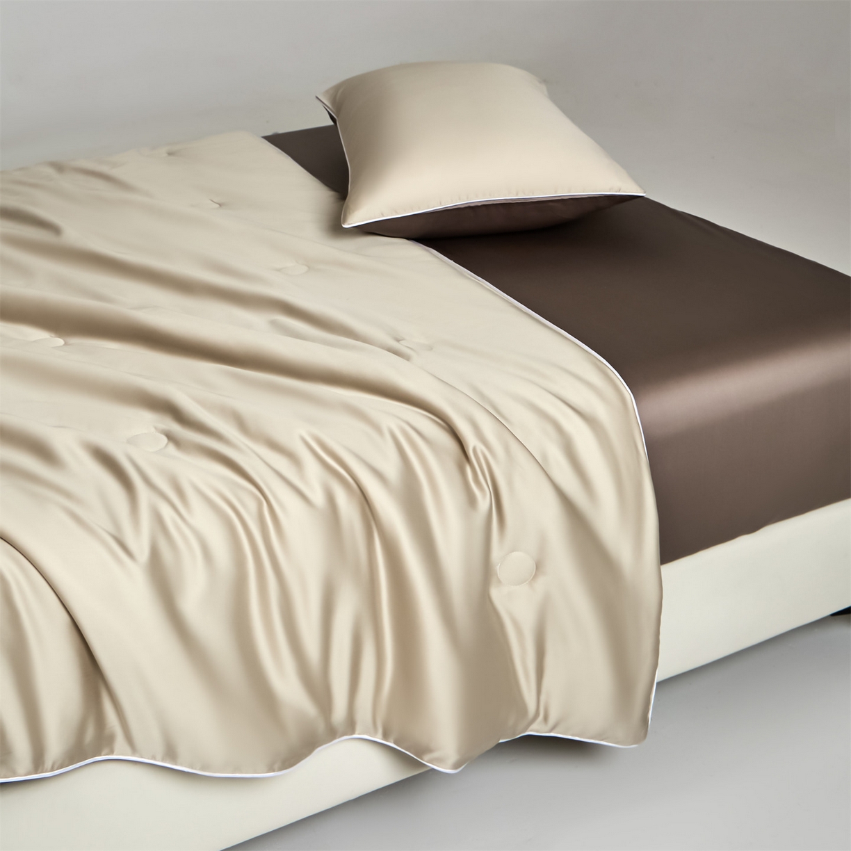 91家纺网 家纺一手货源 找家纺 无界 2026新款天丝夏被-麻绳双拼-温妮 温妮 米褐色+太空灰