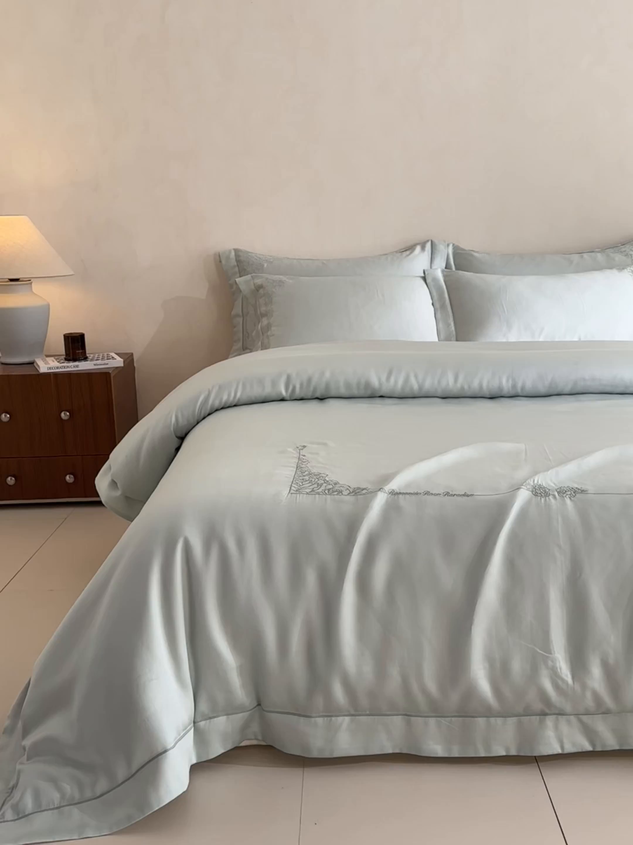 91家纺网 家纺一手货源 找家纺 DC 2026新款天丝刺绣简欧玫瑰框四件套--晚柠系列 晚柠-冰川蓝-元气白桃