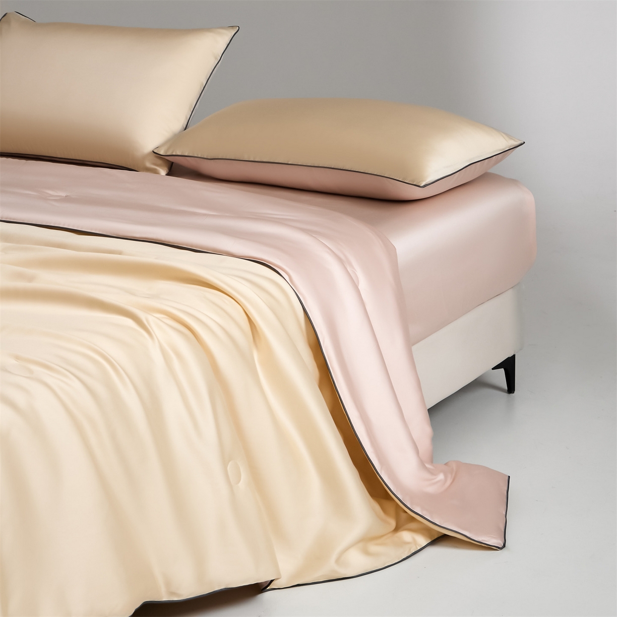 91家纺网 家纺一手货源 找家纺 无界 2026新款天丝夏被-麻绳双拼-温妮 温妮 杏白+素粉