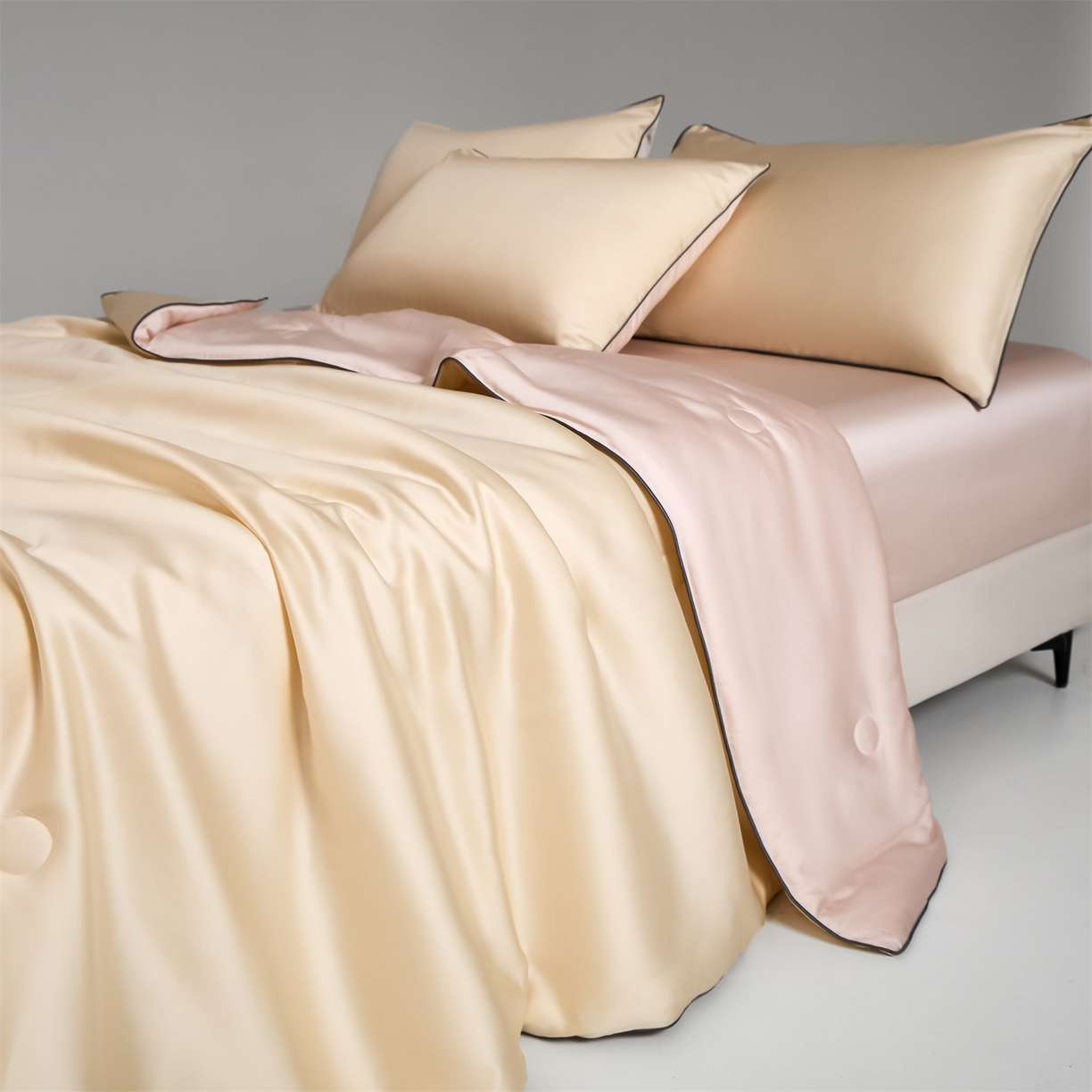 91家纺网 家纺一手货源 找家纺 无界 2026新款天丝夏被-麻绳双拼-温妮 温妮 杏白+素粉