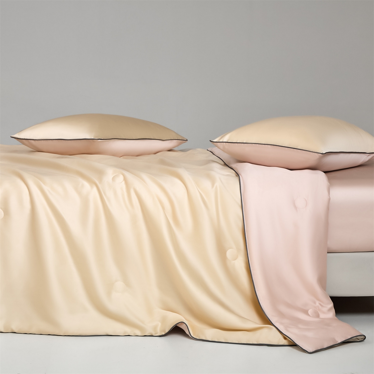 91家纺网 家纺一手货源 找家纺 无界 2026新款天丝夏被-麻绳双拼-温妮 温妮 杏白+素粉