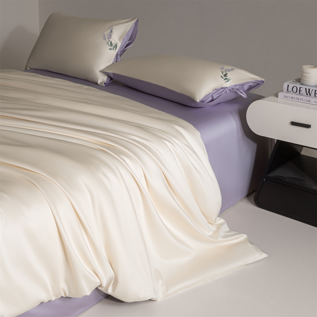 91家纺网 家纺一手货源 找家纺 DC 2026新款50S全棉花卉刺绣四件套--花屿系列 花屿-杏白+丁香紫（薰衣草）