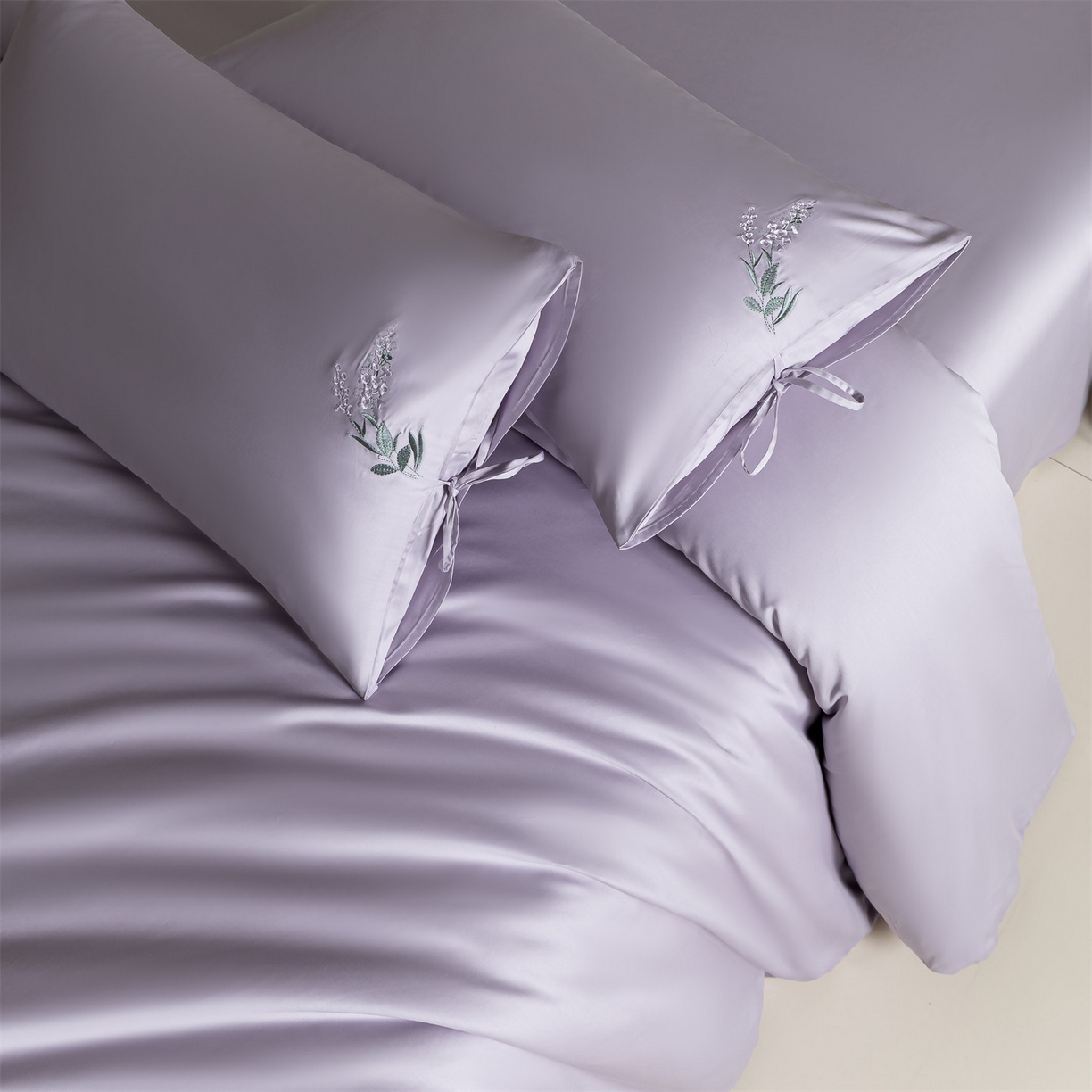 91家纺网 家纺一手货源 找家纺 DC 2026新款50S全棉花卉刺绣四件套--花屿系列 花屿-丁香紫（薰衣草）