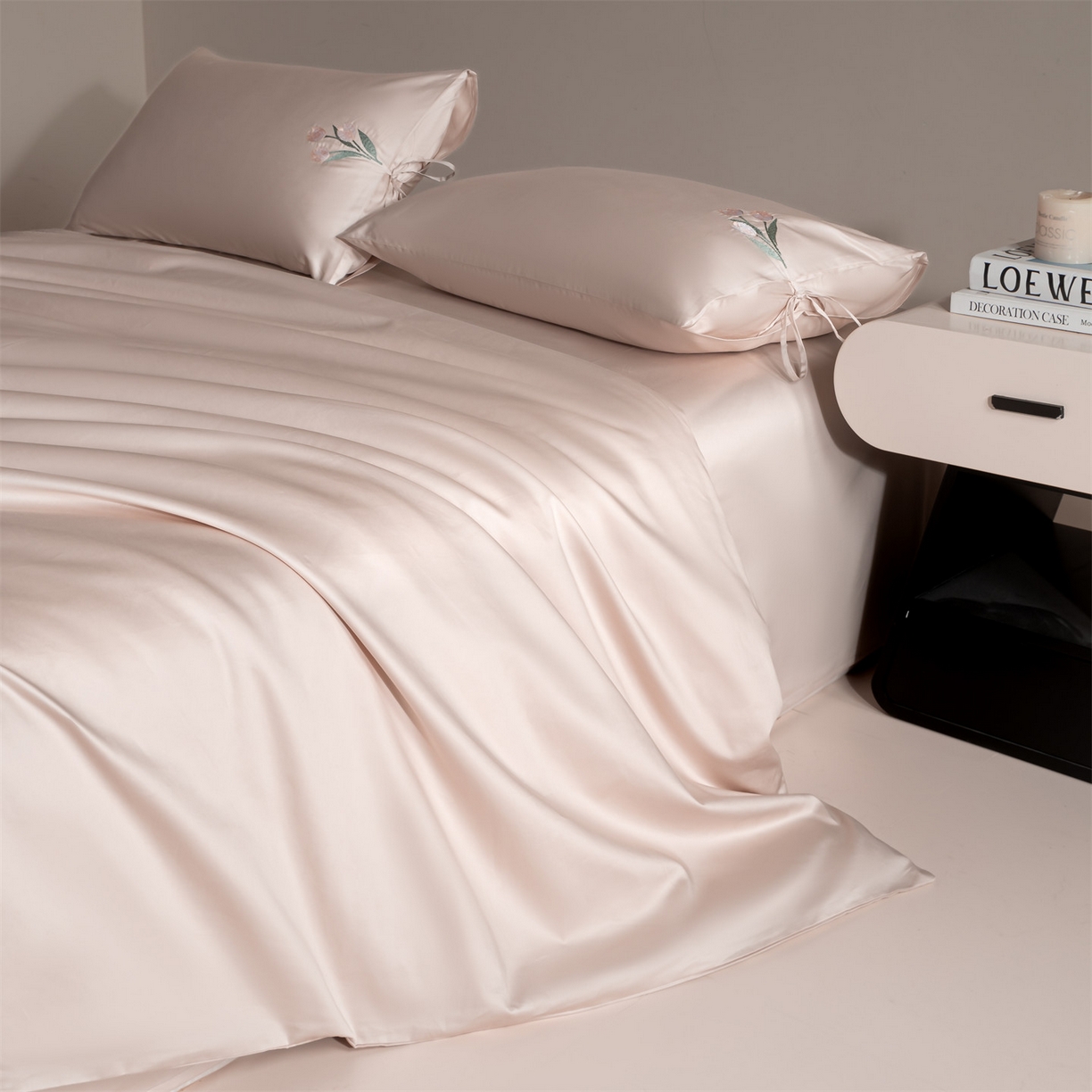 91家纺网 家纺一手货源 找家纺 DC 2026新款50S全棉花卉刺绣四件套--花屿系列 花屿-素粉（郁金香）