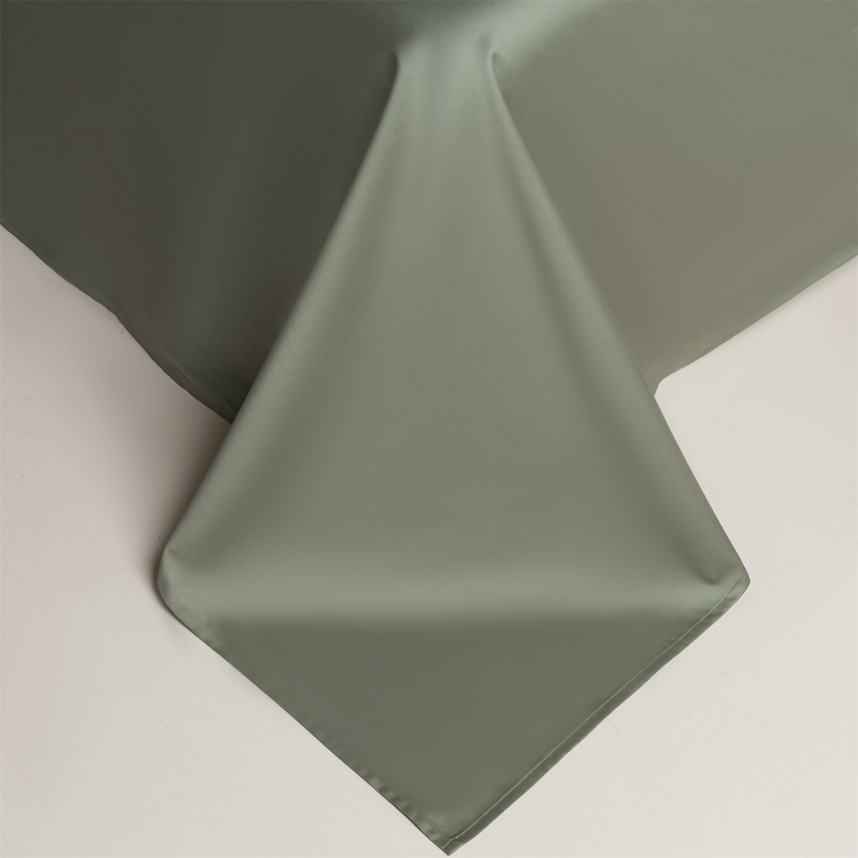 91家纺网 家纺一手货源 找家纺 DC 2026新款50S全棉花卉刺绣四件套--花屿系列 花屿-杏白+青黛绿（淡黄花）