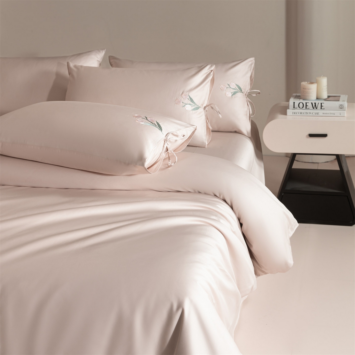 91家纺网 家纺一手货源 找家纺 DC 2026新款50S全棉花卉刺绣四件套--花屿系列 花屿-素粉（郁金香）