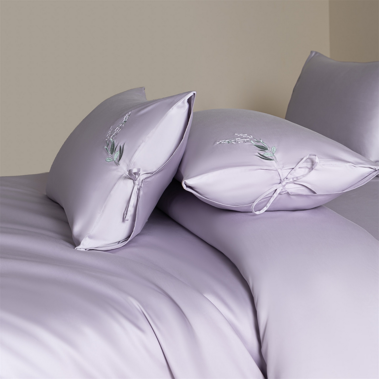 91家纺网 家纺一手货源 找家纺 DC 2026新款50S全棉花卉刺绣四件套--花屿系列 花屿-丁香紫（薰衣草）