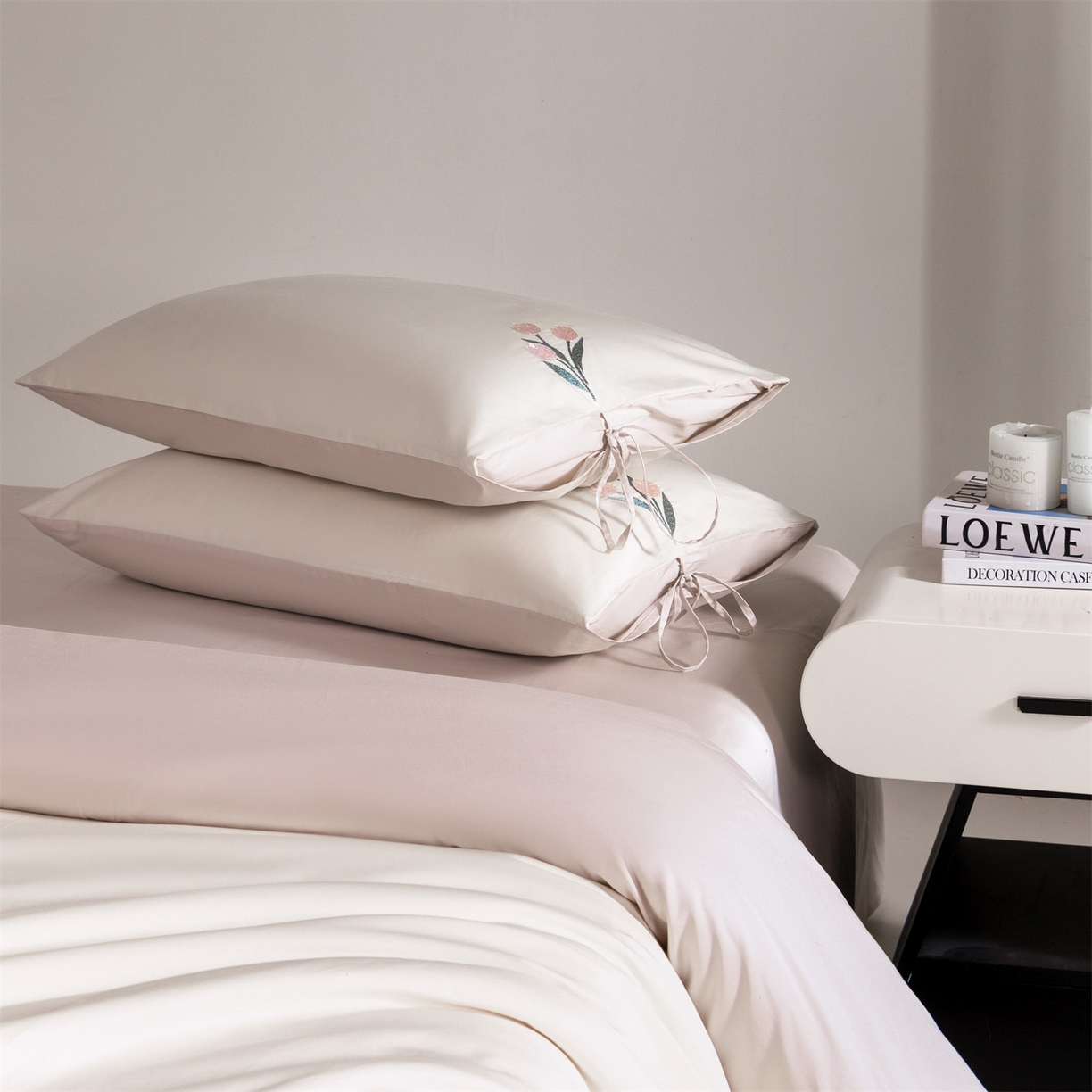 91家纺网 家纺一手货源 找家纺 DC 2026新款50S全棉花卉刺绣四件套--花屿系列 花屿-杏白+素粉（郁金香）