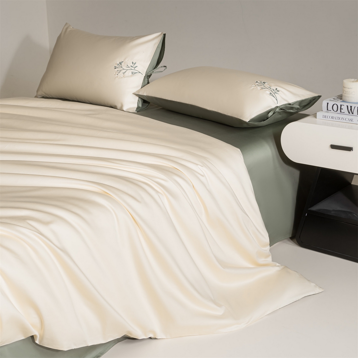 91家纺网 家纺一手货源 找家纺 DC 2026新款50S全棉花卉刺绣四件套--花屿系列 花屿-杏白+青黛绿（淡黄花）