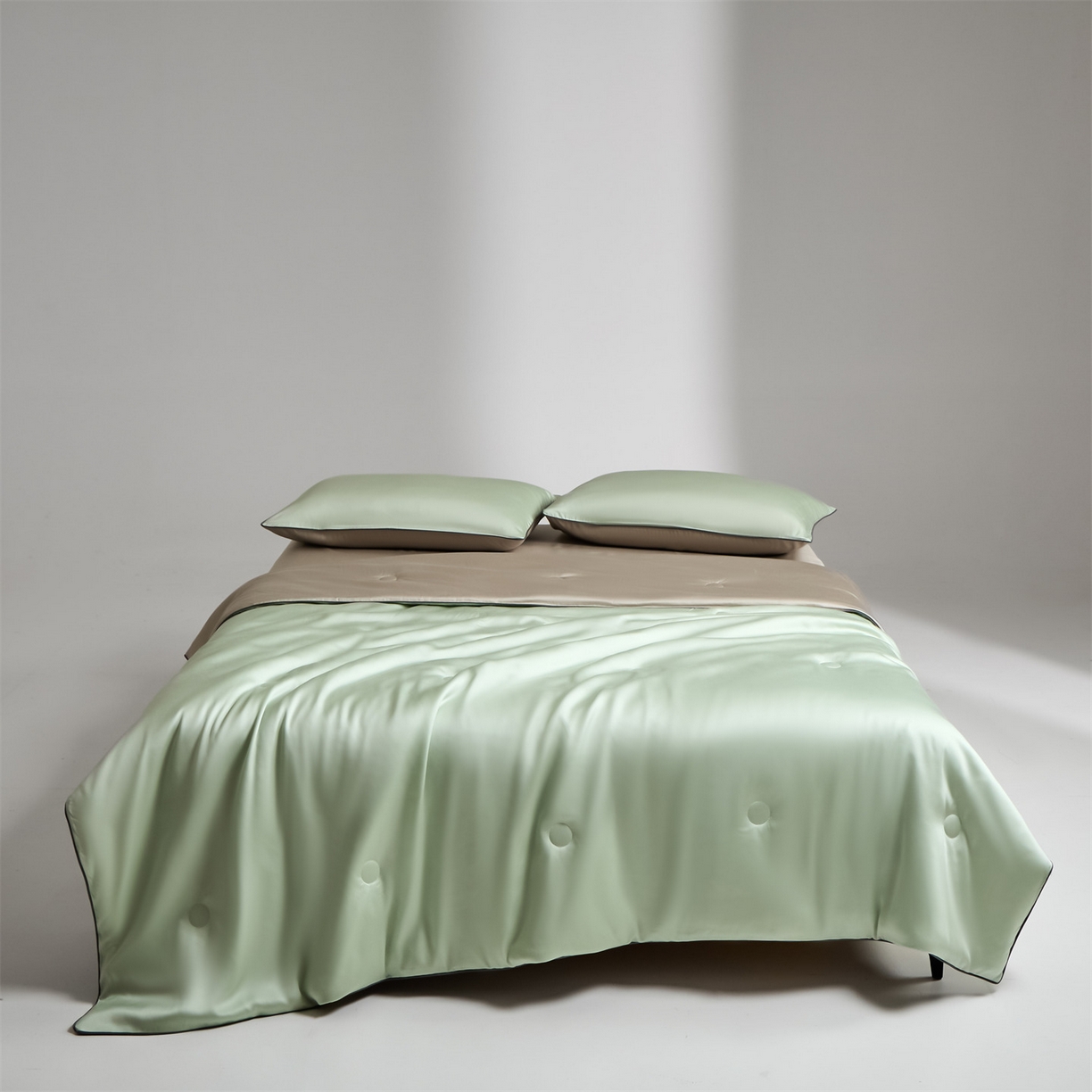 91家纺网 家纺一手货源 找家纺 无界 2026新款天丝夏被-麻绳双拼-温妮 温妮 亚丁绿+冰川灰