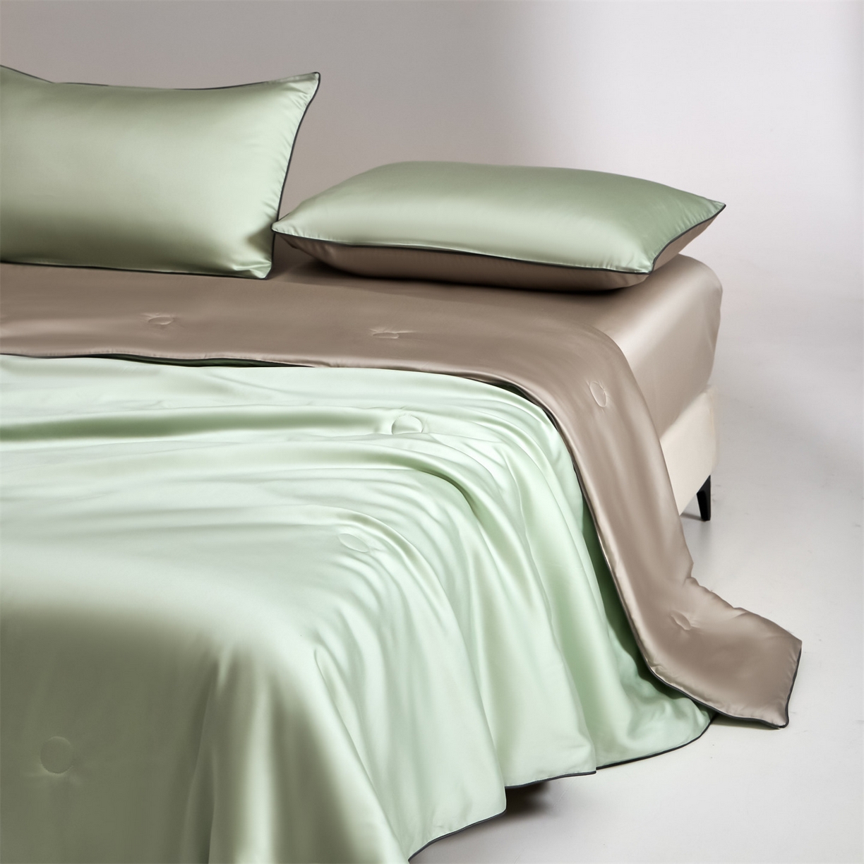 91家纺网 家纺一手货源 找家纺 无界 2026新款天丝夏被-麻绳双拼-温妮 温妮 亚丁绿+冰川灰