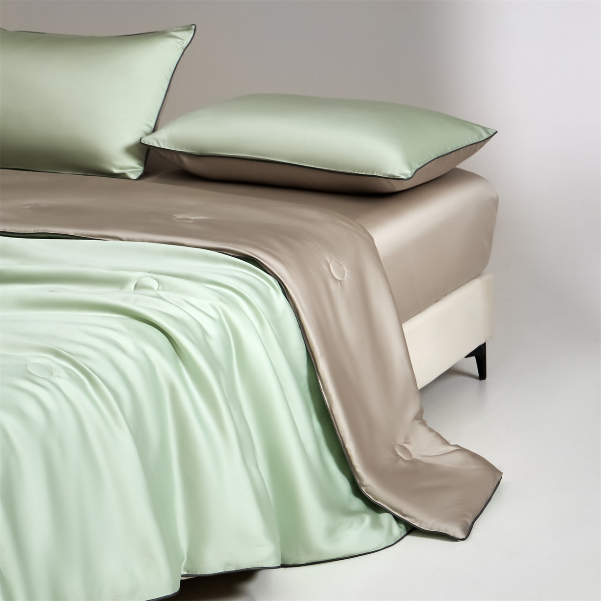 91家纺网 家纺一手货源 找家纺 无界 2026新款天丝夏被-麻绳双拼-温妮 温妮 亚丁绿+冰川灰