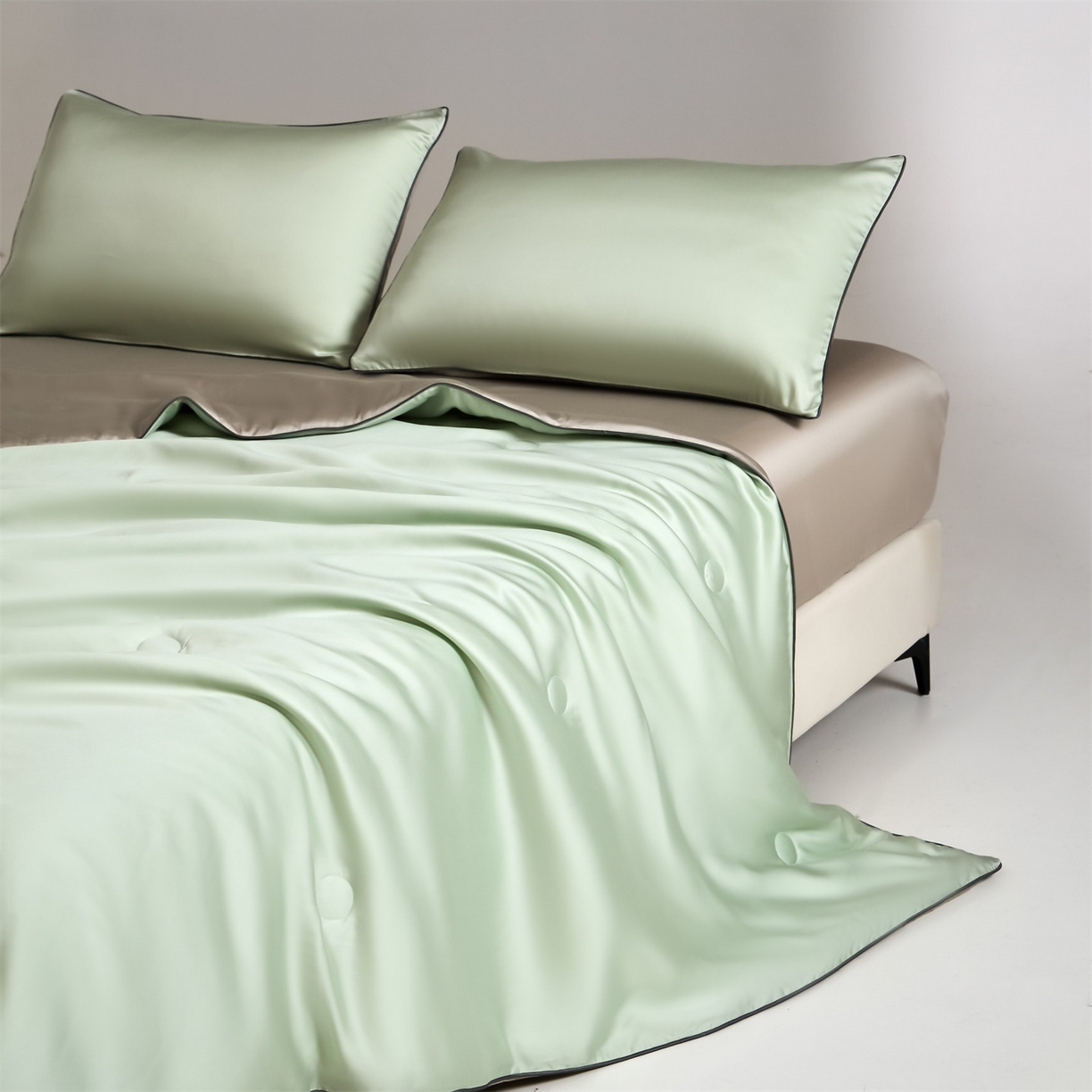 91家纺网 家纺一手货源 找家纺 无界 2026新款天丝夏被-麻绳双拼-温妮 温妮 亚丁绿+冰川灰