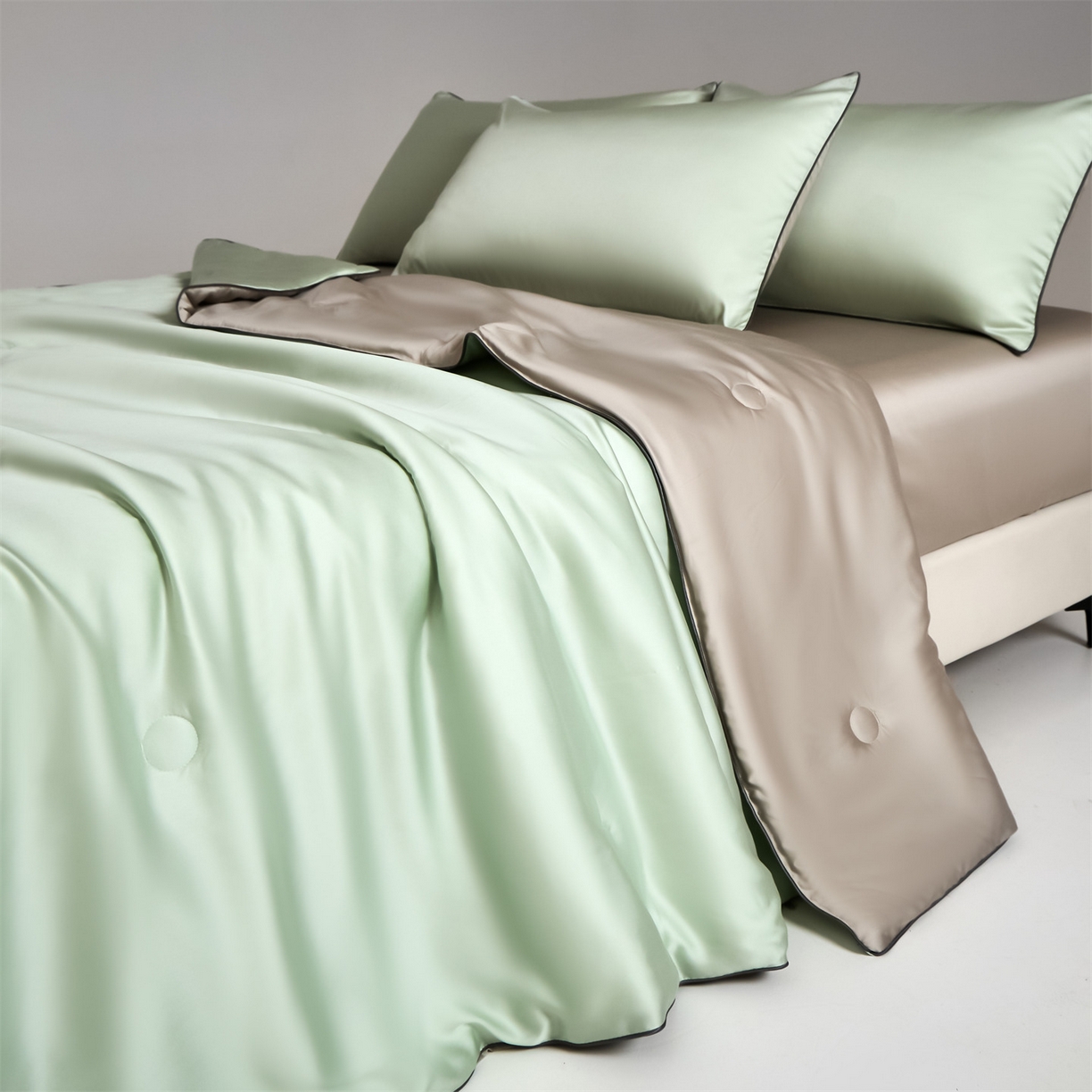 91家纺网 家纺一手货源 找家纺 无界 2026新款天丝夏被-麻绳双拼-温妮 温妮 亚丁绿+冰川灰