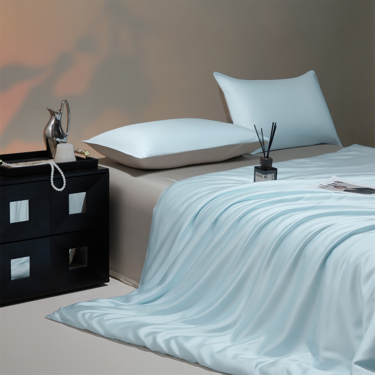 91家纺网 家纺一手货源 找家纺 DC 2026新款天丝纯色双拼四件套--多娜系列 淡海蓝+冰川灰