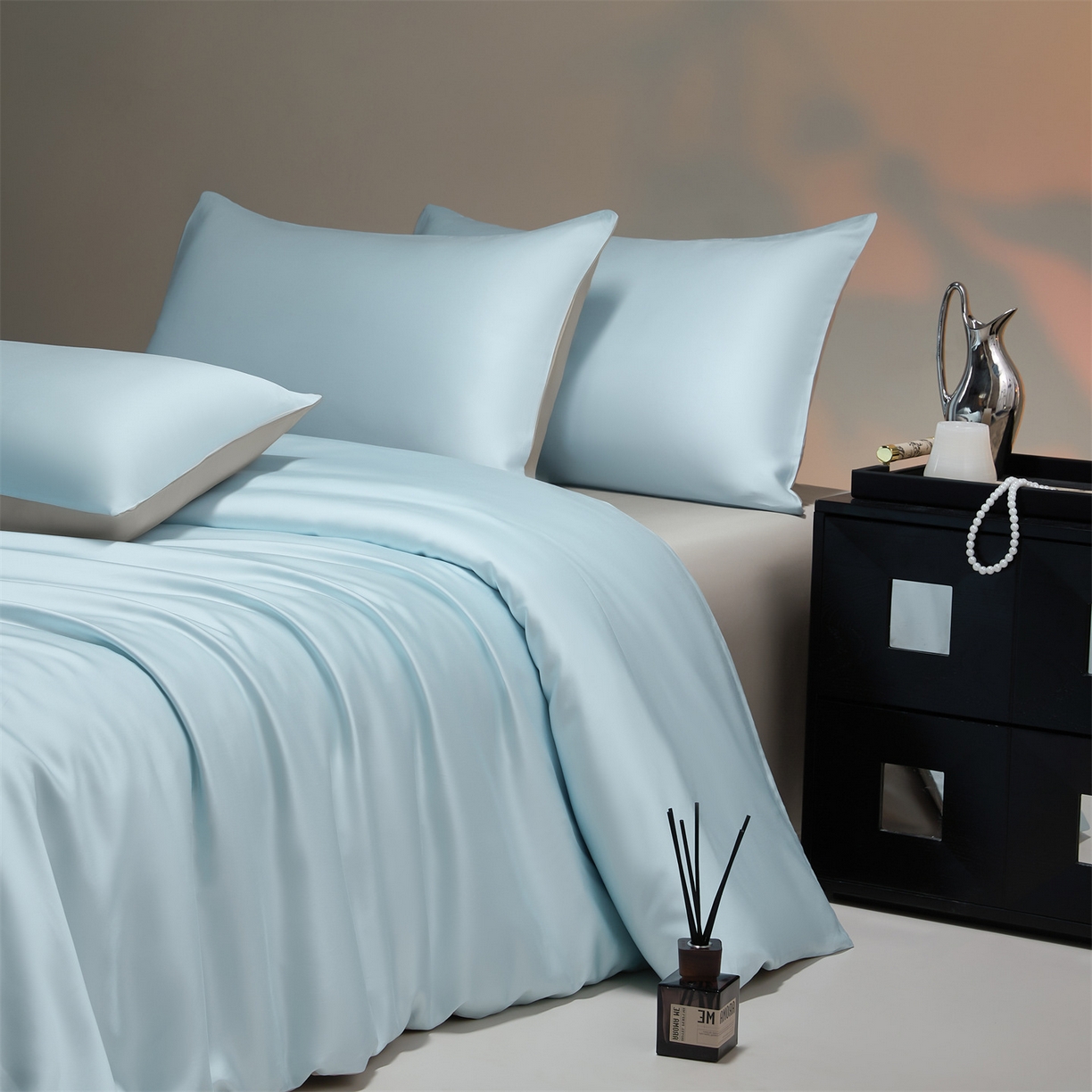 91家纺网 家纺一手货源 找家纺 DC 2026新款天丝纯色双拼四件套--多娜系列 淡海蓝+冰川灰