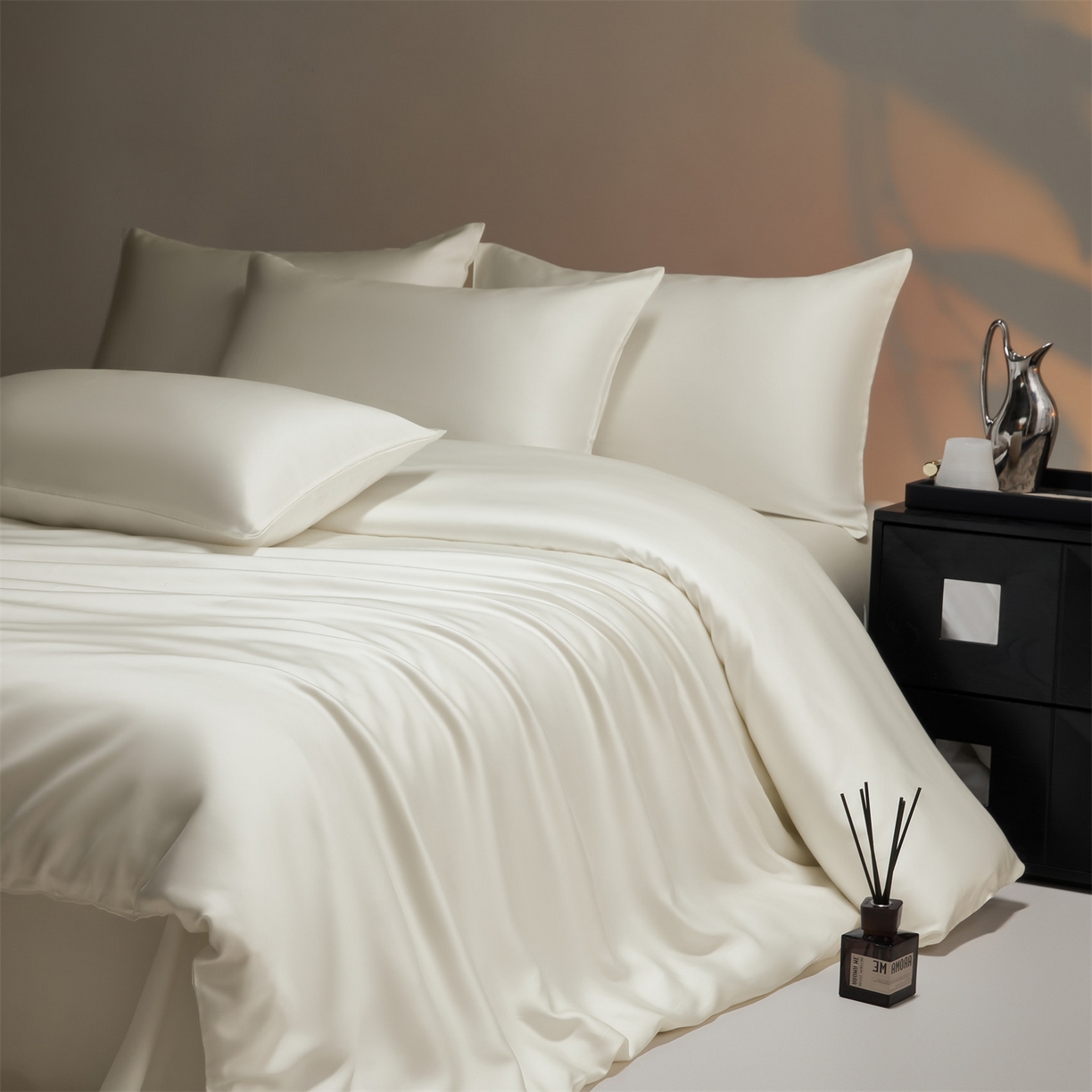 91家纺网 家纺一手货源 找家纺 DC 2026新款天丝纯色双拼四件套--多娜系列 古董白