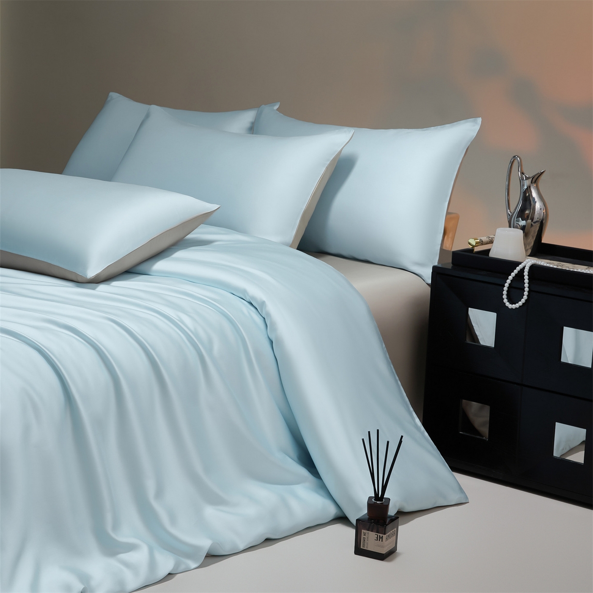 91家纺网 家纺一手货源 找家纺 DC 2026新款天丝纯色双拼四件套--多娜系列 淡海蓝+冰川灰