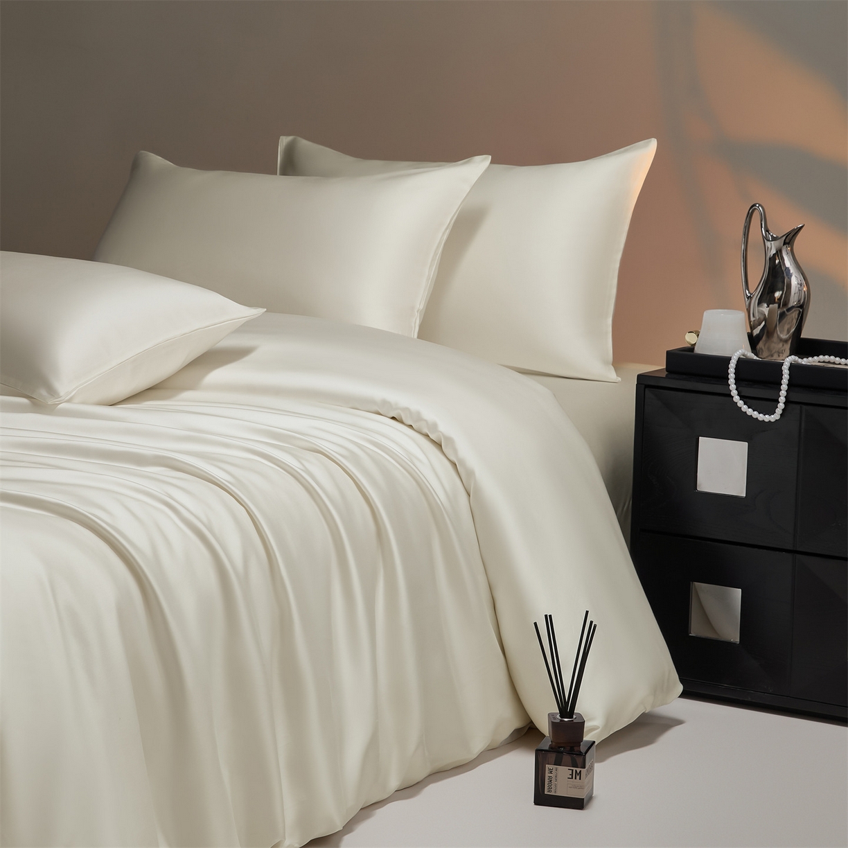 91家纺网 家纺一手货源 找家纺 DC 2026新款天丝纯色双拼四件套--多娜系列 古董白